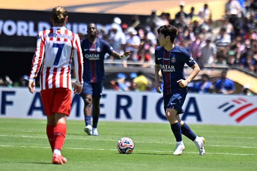 开云体育最新网址-浓眉哥重要时刻锐不可当,巴黎圣日耳曼带队取胜!再创辉煌时刻-开云体育最新网址